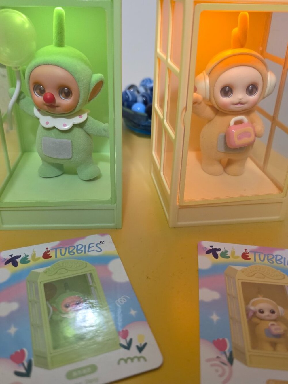 Teletubby Showcase Window Figures Dipsy and Lala